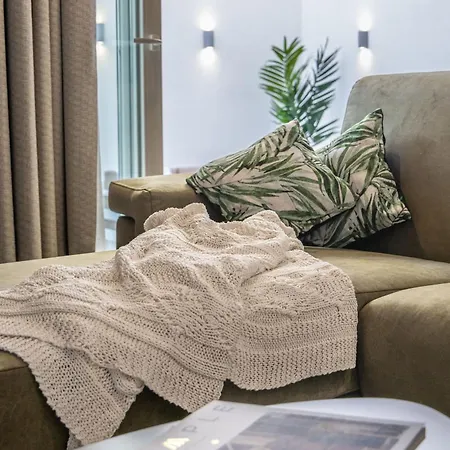 Heated Pool Luxury In St Julians Apartment