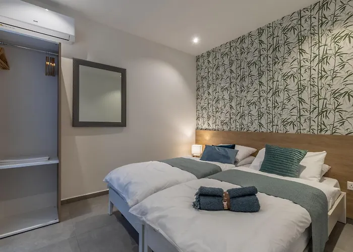 Heated Pool Luxury In St Julians Pembroke